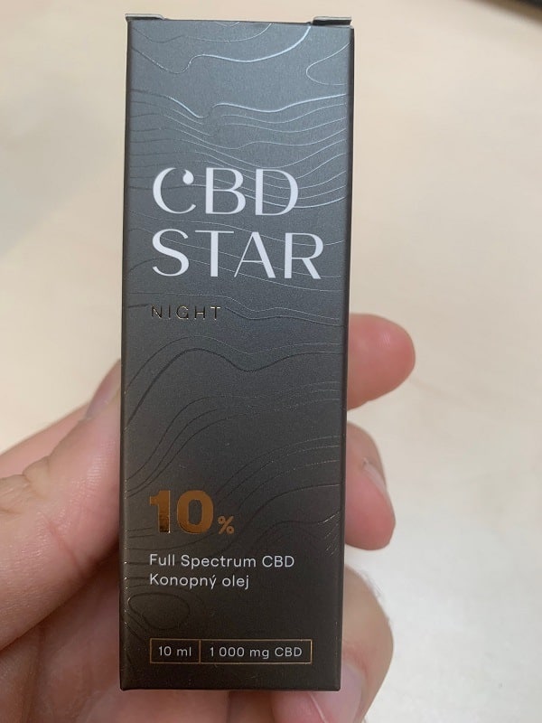 Černý obal CBD STAR konopného oleje na spaní.